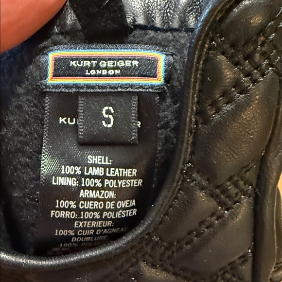 Kurt Geiger Quilted Black Leather Fingerless Gloves - Picture 2 of 4